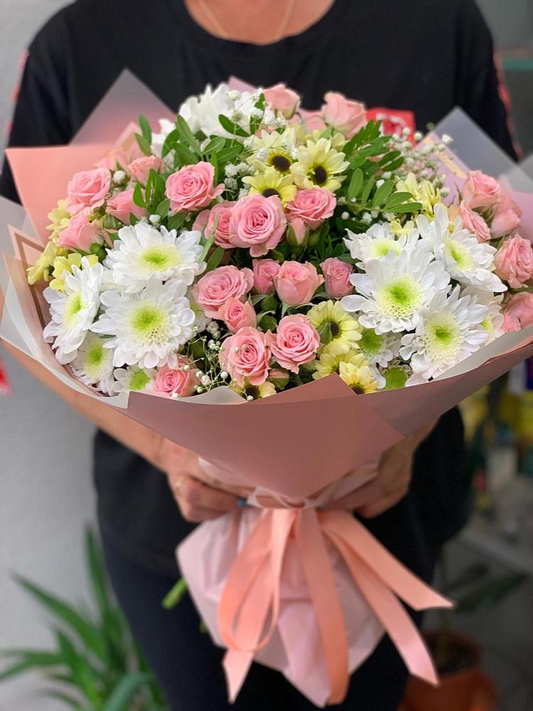 Букет цветов из: Розы и Хризантемы в Новокумском