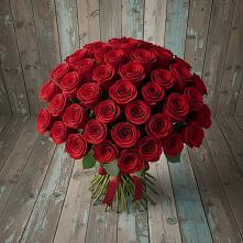Букет 55 Красных роз Фридом #REPLACE_PRED# Новокумском