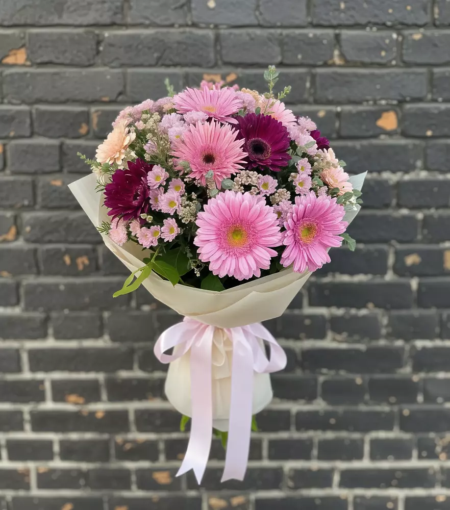 Букет цветов из: Герберы и Хризантемы в Новокумском