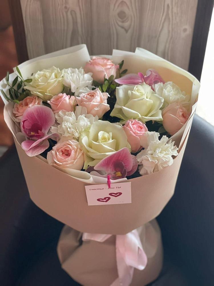 Букет цветов из: Орхидеи, Розы и Гвоздики в Новокумском