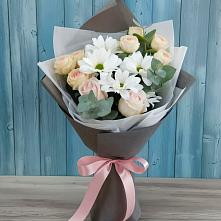 Букет цветов из:  Хризантемы и Розы в Новокумском