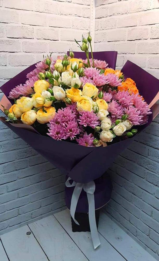 Букет цветов из: Хризантемы и Розы в Новокумском
