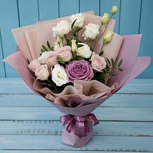 Букет цветов из:  Розы и Лизиантусы в Новокумском
