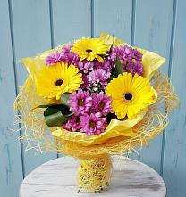 Букет цветов из:  Хризантемы и Герберы в Новокумском