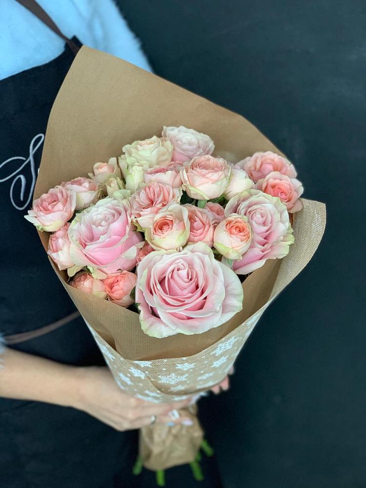 Букет цветов из: Хризантемы и Розы в Новокумском