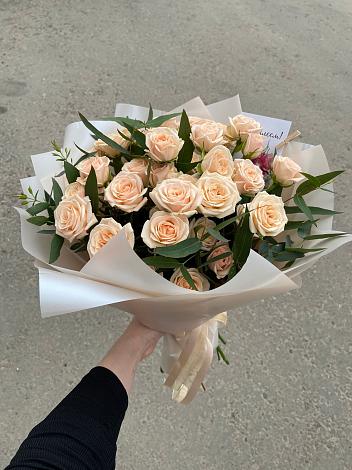 Букет Кремовые розы Латте в Новокумском