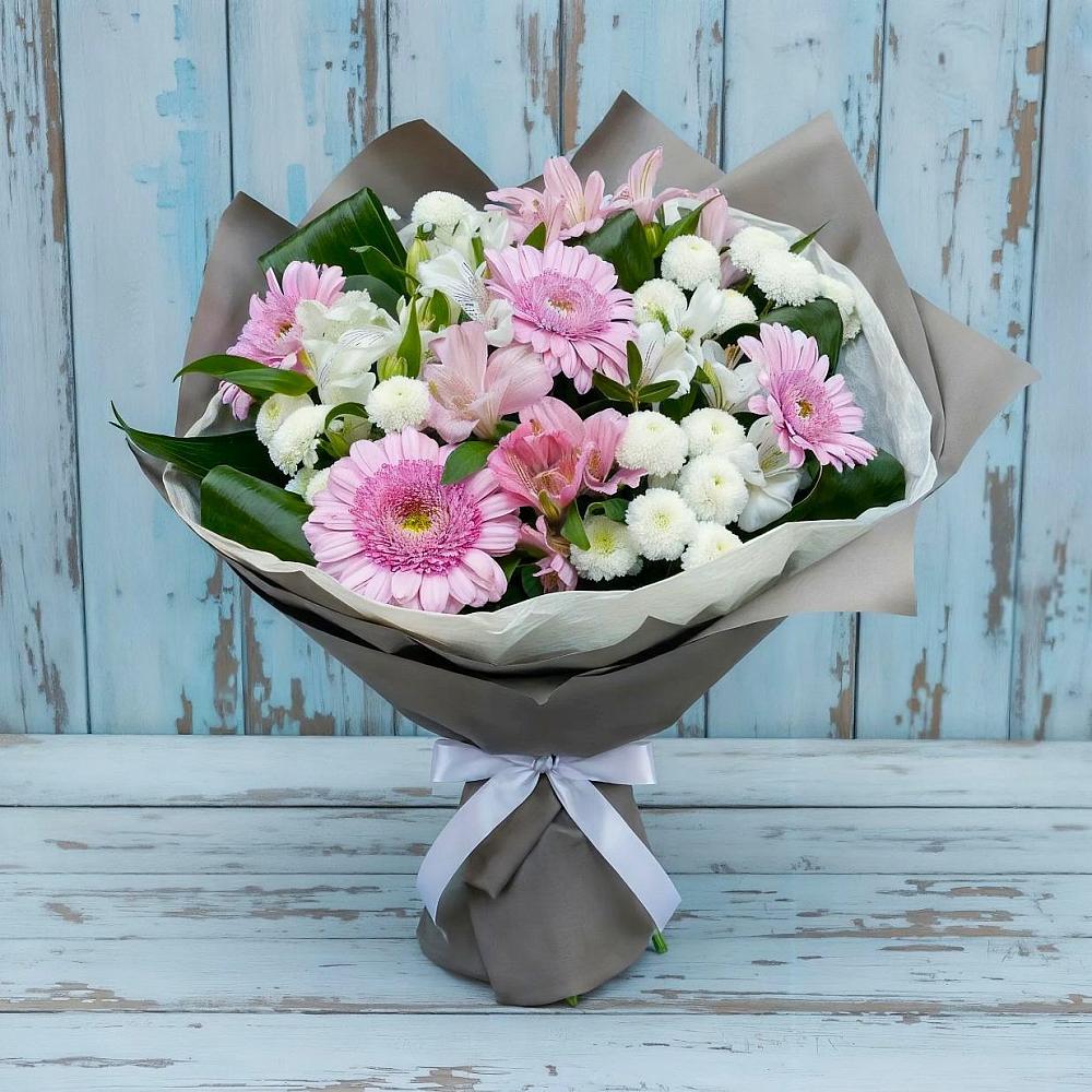 Букет цветов из: Герберы, Альстромерии и Хризантемы в Новокумском