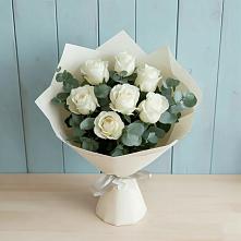 Букет Белые розы в Эвкалипте в Новокумском