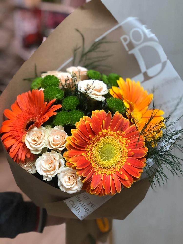 Букет цветов из: Герберы, Хризантемы и Розы в Новокумском